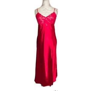New with Tags Victoria’s Secret Vintage 90’s Full Length Slip Dress Size Medium